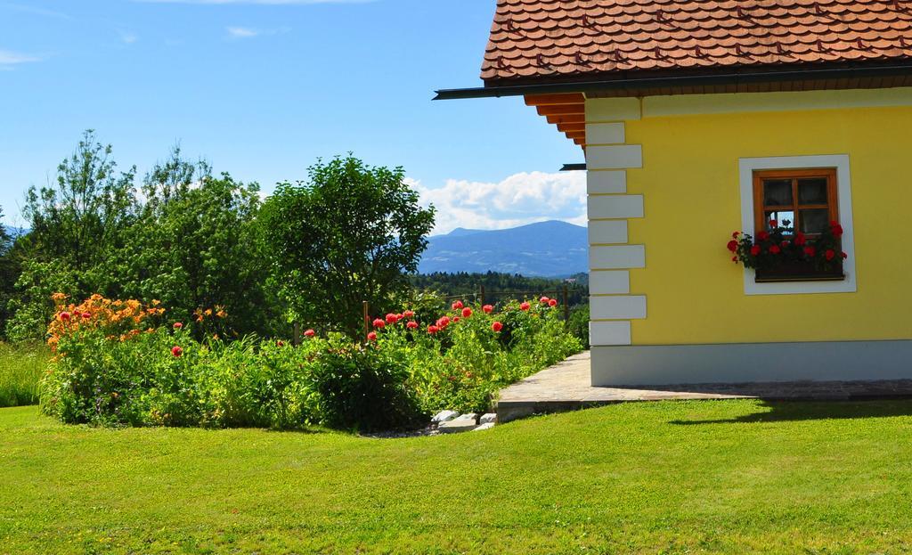 Haus Schoenegger Hotel Kitzeck im Sausal Luaran gambar